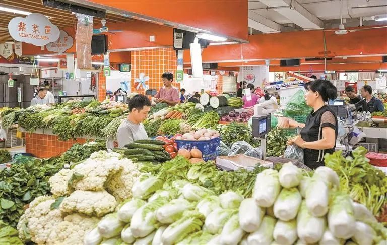 南山区后海批发市场内，干净整洁的环境让人眼前一亮。 本文图片均由深圳晚报记者 严文婷 摄